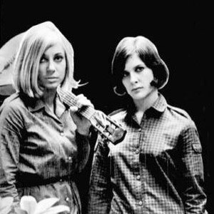 Jennifer Lewis & Angela Strange 的头像