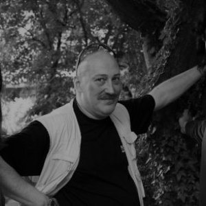 Vassilis Tsabropoulos / Anja Lechner / U.T. Gandhi 的头像