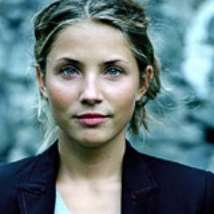 “Tuva Novotny”的封面