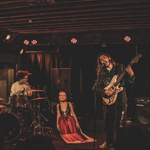 Ring Finger No Pinky 的头像