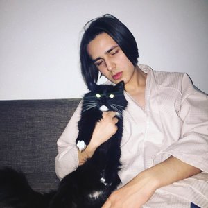 FACE x Enique 的头像