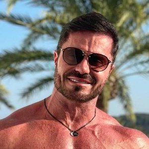 renato cariani 的头像