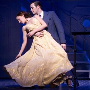 Colin Donnell;Laura Osnes için avatar