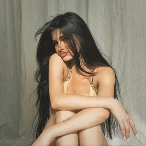 Nelly Mes 的头像