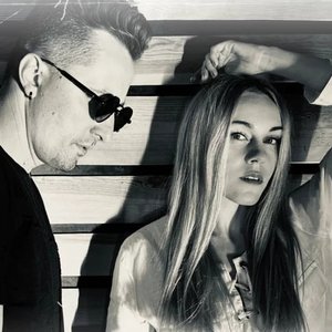 DIBROVA & ОЛЕНА ТОПОЛЯ 的头像