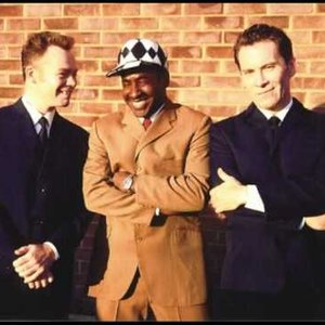 Pato Banton With Robin & Ali Campbell 的头像