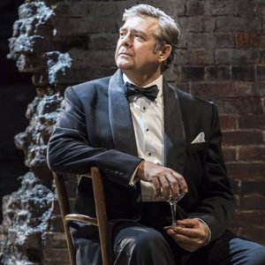 Philip Quast için avatar