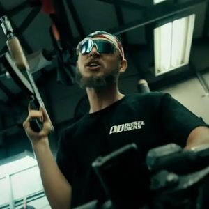 “SHOCKA HUSTLEMANE”的封面