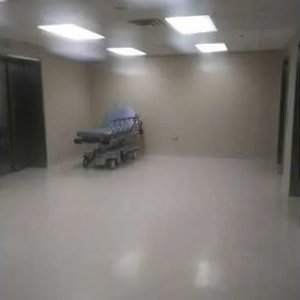I met her at the backrooms of my local hospital 的头像