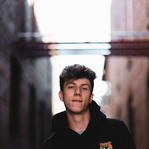 Jonah Raine 的头像