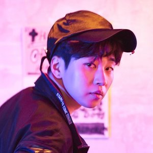 딘딘 的头像