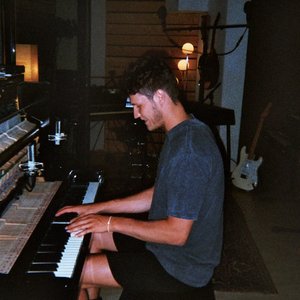 Aaron Falk 的头像