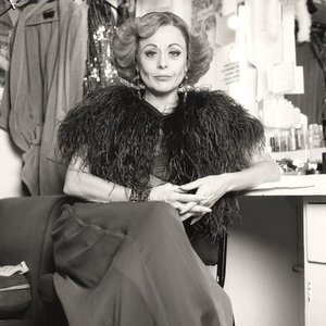 Tracie Bennett のアバター