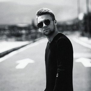Безумно можно быть первым - Single