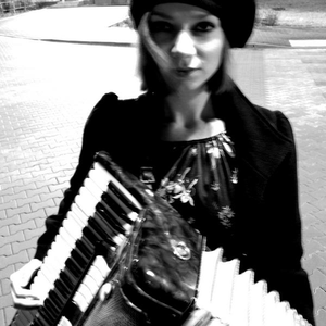 Amuse Me photo provided by Last.fm