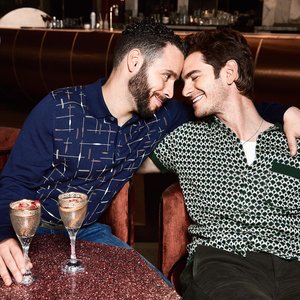 Andrew Garfield & Robin de Jesus 的头像