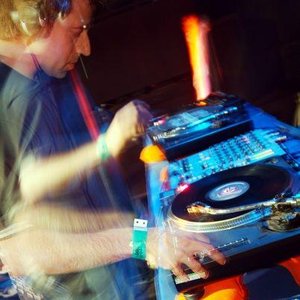 Airspace and Brad Thatcher 的头像