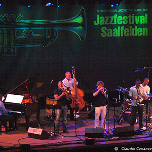 Dave Holland Sextet photo provided by Last.fm