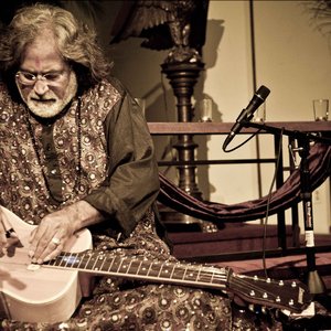 Vishwa Mohan Bhatt 的头像