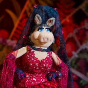 Miss Piggy And The Flamingos 的头像