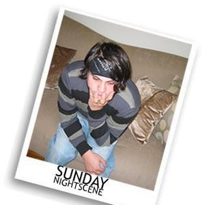 Sunday Night Scene 的头像