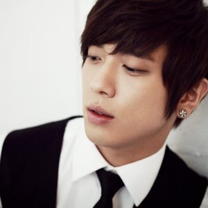 Image for 'Jung Yong Hwa Б¤їлИ­ (C.N.BLUE)'