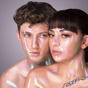Charli XCX feat. Troye Sivan 的头像