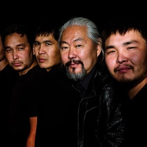 “Хартыга и Альберт Кувезин”的封面