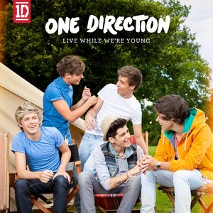 “Live While We're Young”的封面