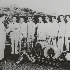 Charles Fulcher and His Orchestra 的头像