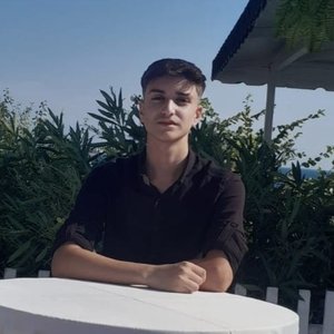 Era7capone için avatar