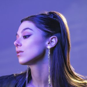 “Kira Kosarin”的封面