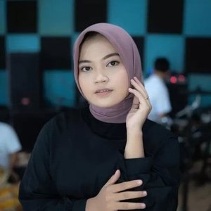 Revina Alvira 的头像