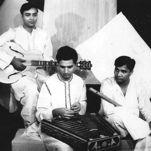 Shivkumar Sharma, Brijbushan Kabra and Hariprasad Chaurasia 的头像