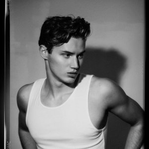 Maurice West 的头像