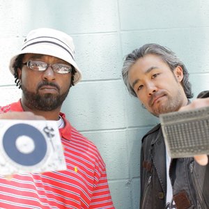 “ESQ & Chikaramanga”的封面