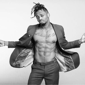 “Diamond Platnumz”的封面