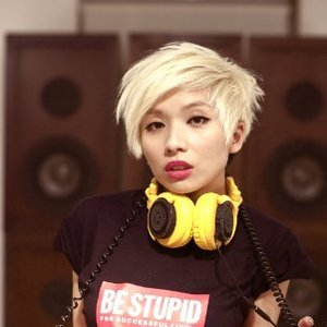 MI$$ YELLOW 的头像
