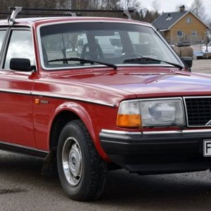 “Volvo 245”的封面
