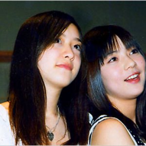 園田真理 (芳賀優里亜) & 長田結花 (加藤美佳) 的头像