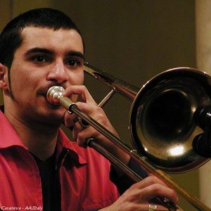 Gianluca Petrella 的头像