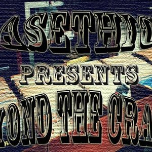 “BEYOND THE CRATES”的封面