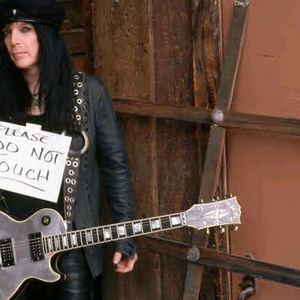 Mick Mars photo provided by Last.fm
