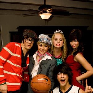 Camp Rock Film Cast 的头像