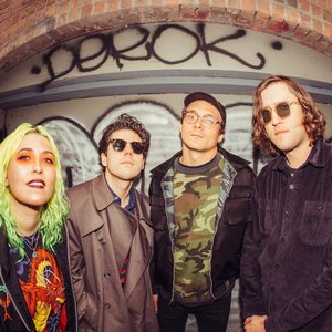 Frankie and the Witch Fingers 的头像