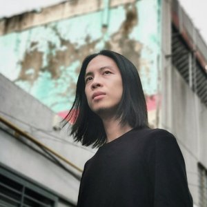 Go With Strangers 的头像