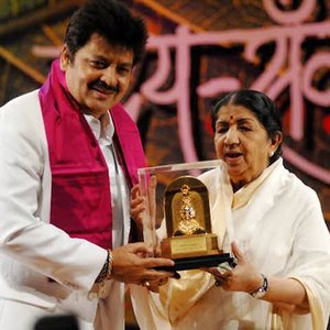 Lata Mangeshkar & Udit Narayan 的头像