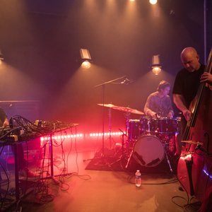 Oren  Ambarchi, Johan Berthling, Andreas Werliin 的头像
