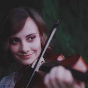 Taryn Harbridge 的头像