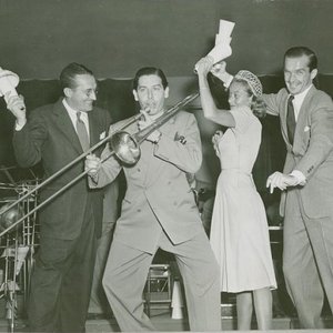 Tommy Dorsey & His Clambake Seven 的头像